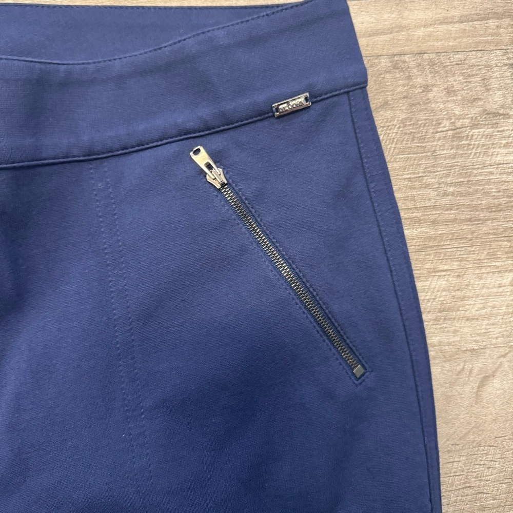 NWOT St John Zip Pocket Slim Ankle Knit Navy Blue Mid Rise Pant Women’s Sz. 6 - Picture 6 of 7